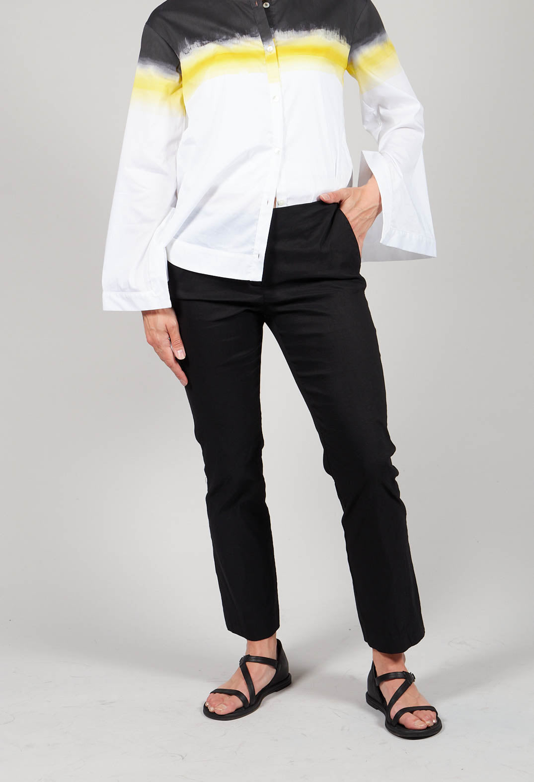 Straight Leg Trousers in Efesto Nero