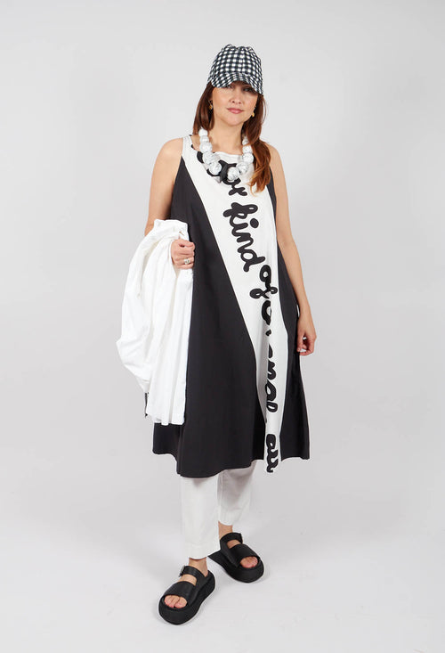 Sleeveless Shift Dress in Black Print