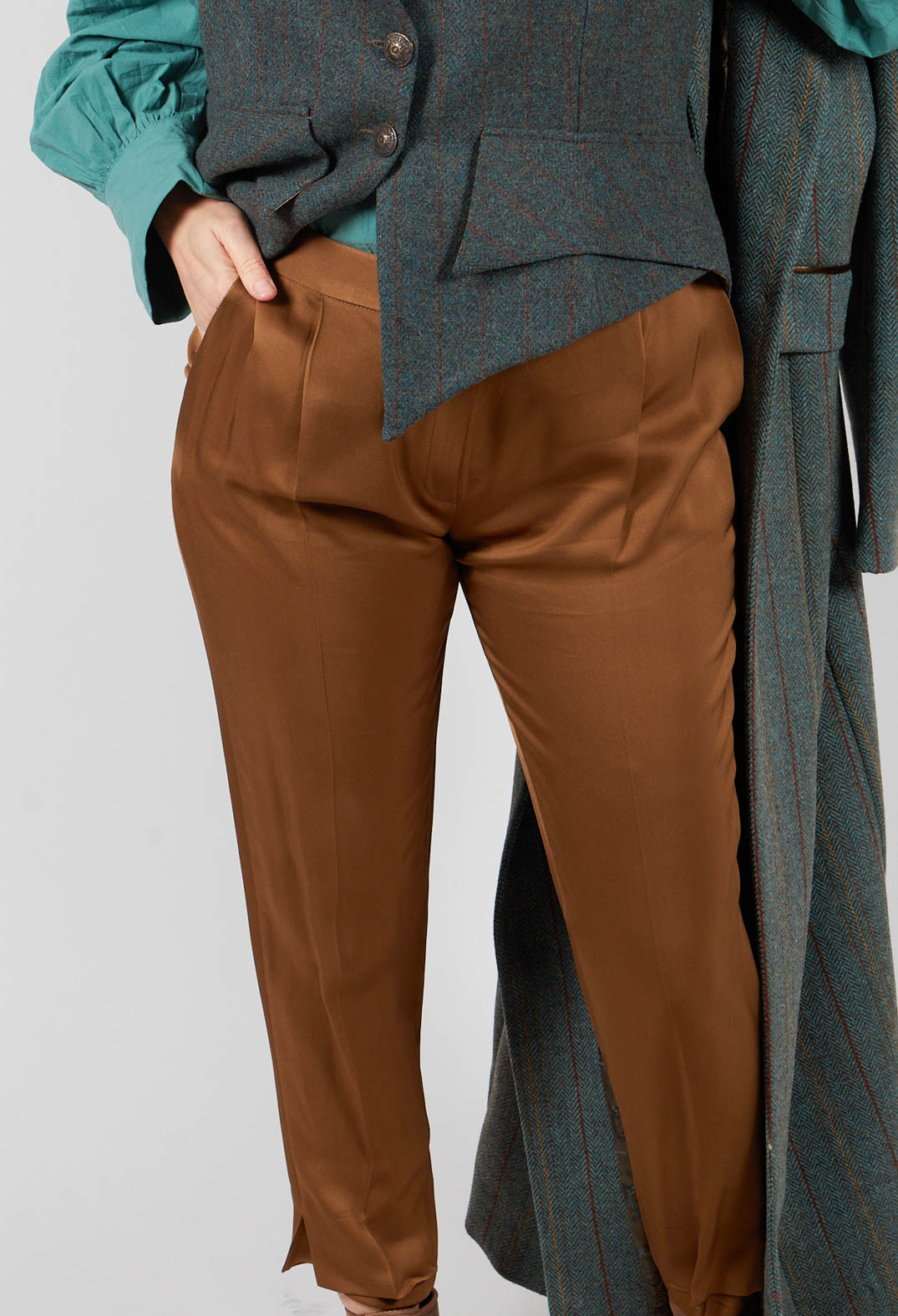 Straight Leg Pleated Trousers in Rust