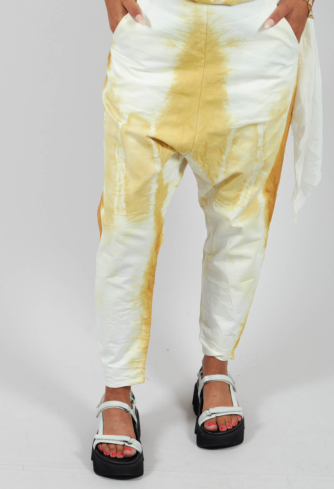 Gelder Trousers in Leo Yellow