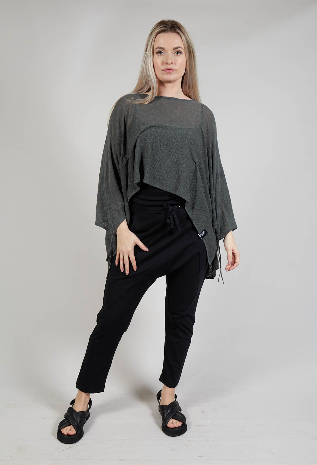 Drawstring Sleeve Poncho in Anthra