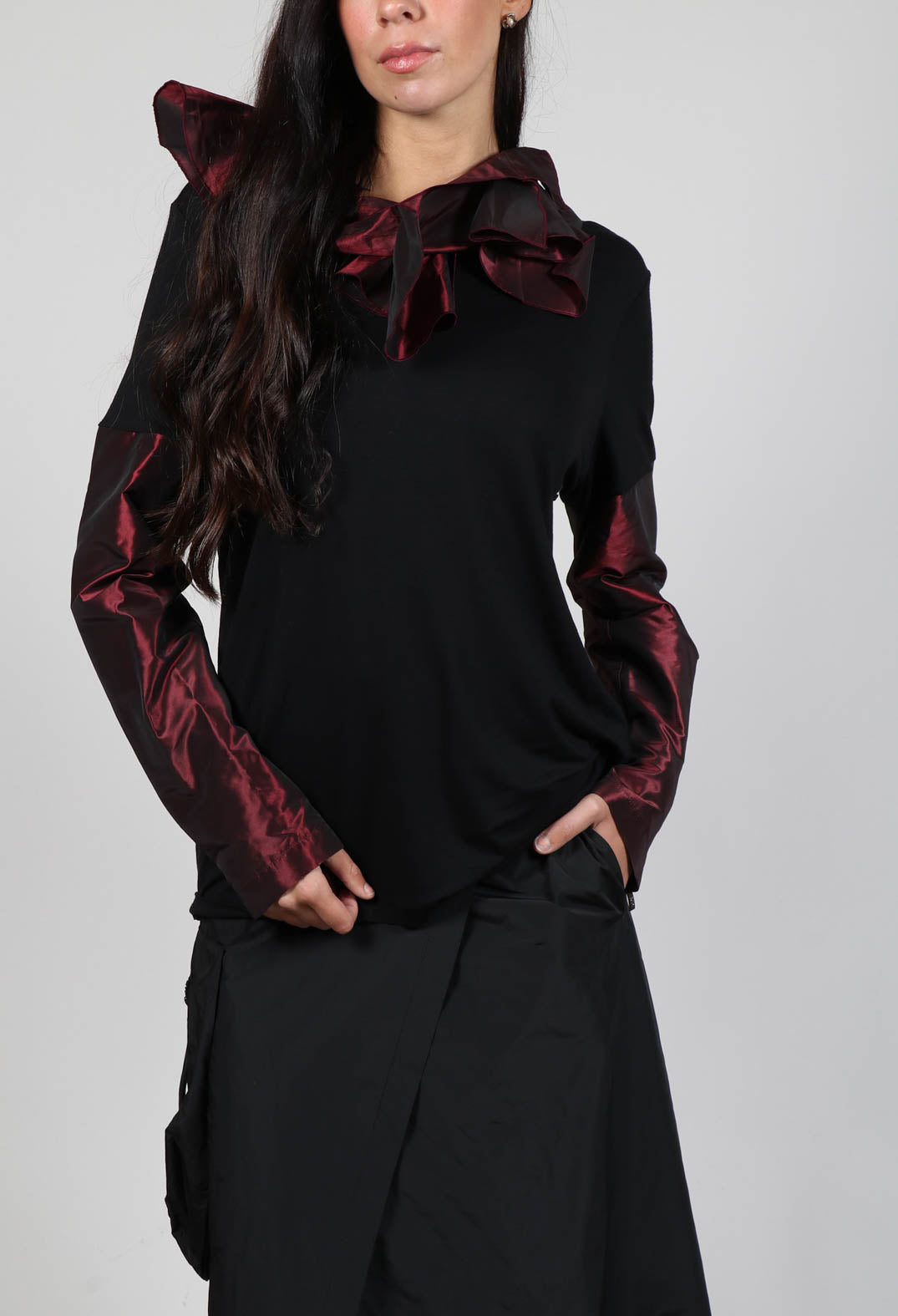 Jersey Top with Contrasting Sleeves and Neck in Black and Burgundy