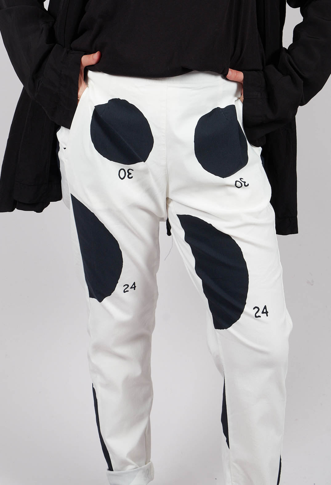 Skinny Fit Trousers with Pockets in Black Print