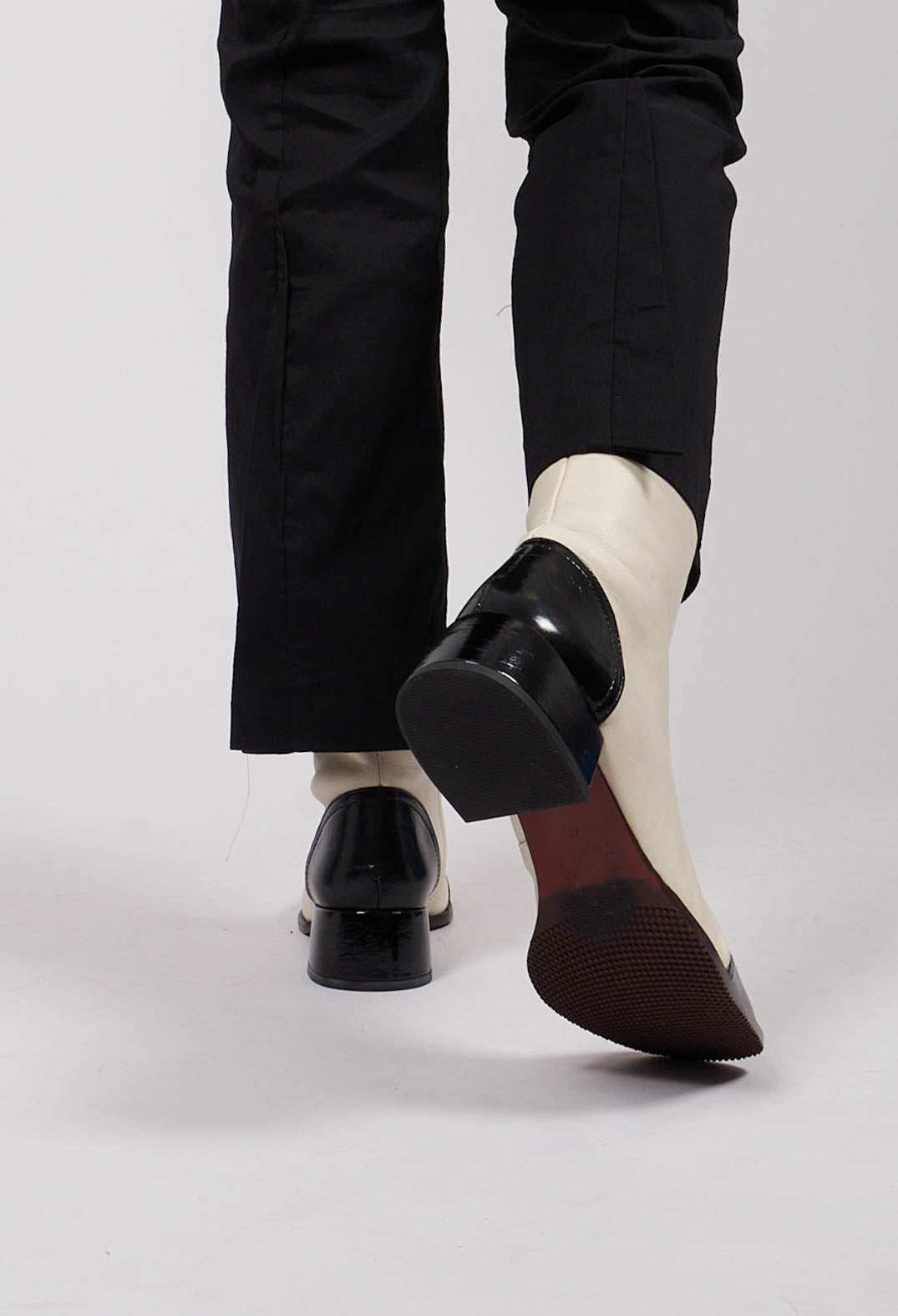 Zerain Low Heel Boots in Rice Maserati Negro