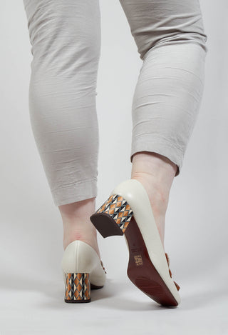 Vuolin Heel in Cluero White and Brown