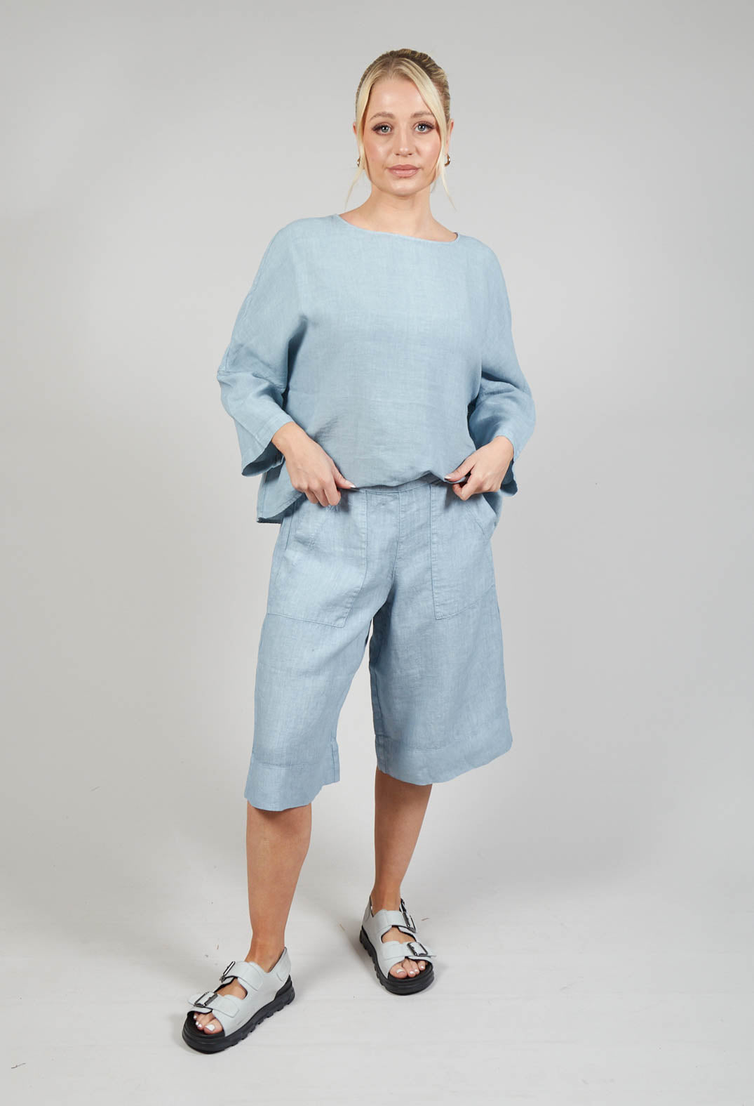 Linen Tamal Shorts in Blue