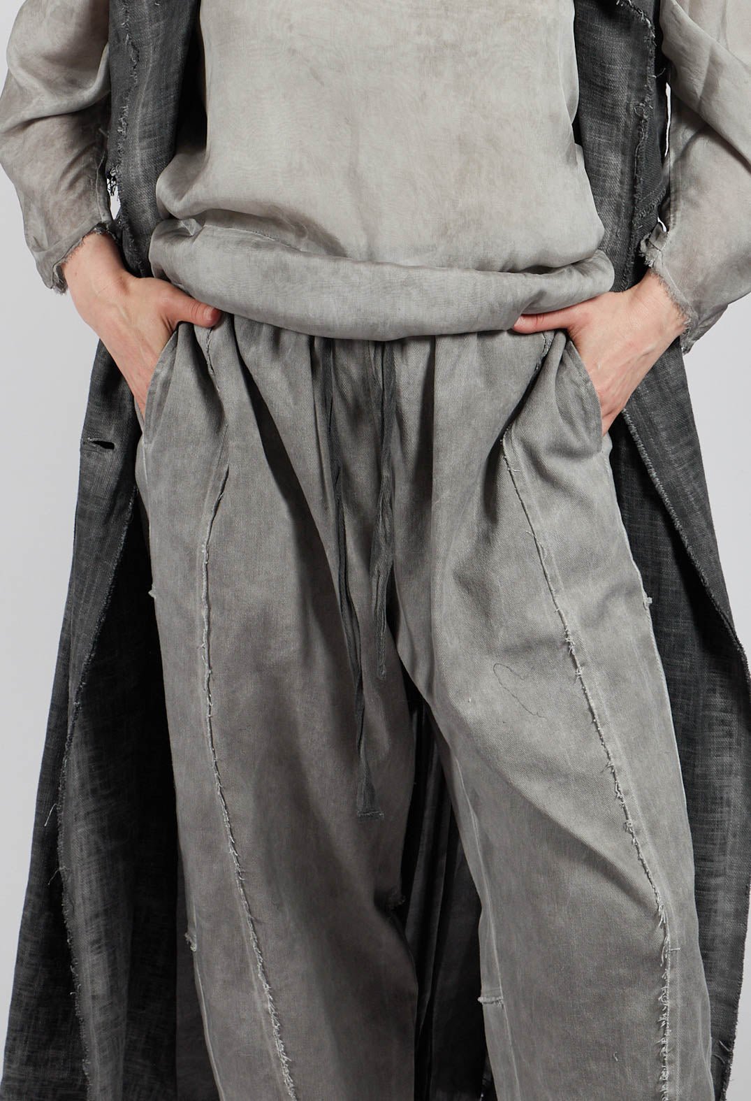 Relaxed Tapered Leg Trousers in Grey Shadow