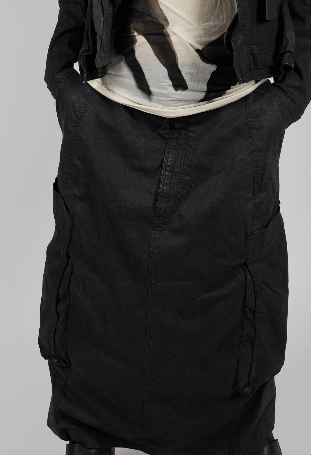 Pencil Skirt with Pockets in Black Gloss - 1070304