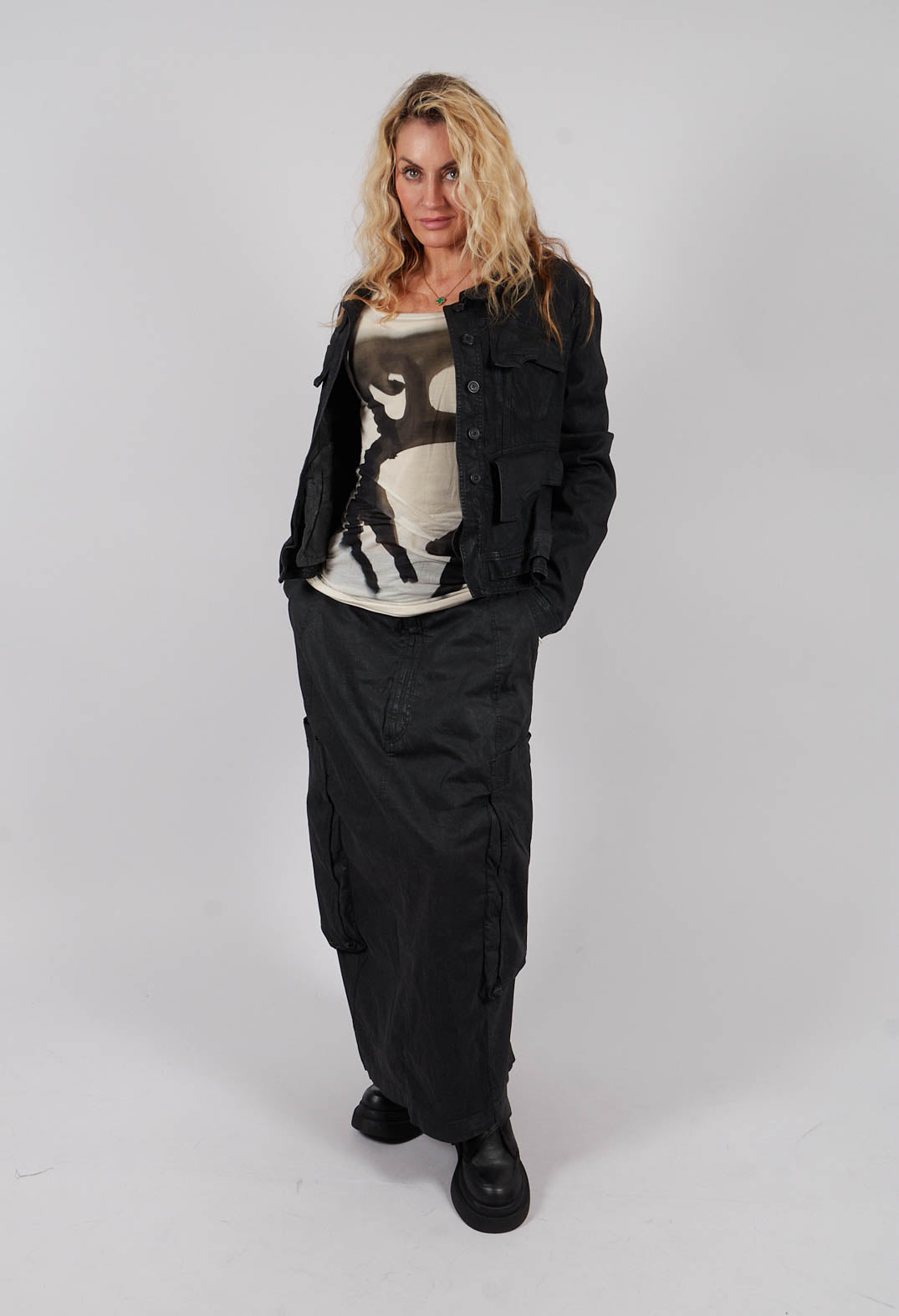 Pencil Skirt with Pockets in Black Gloss - 1070304