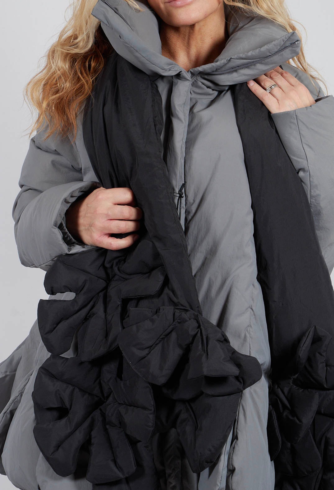 Padded Scarf in Black - 3211425