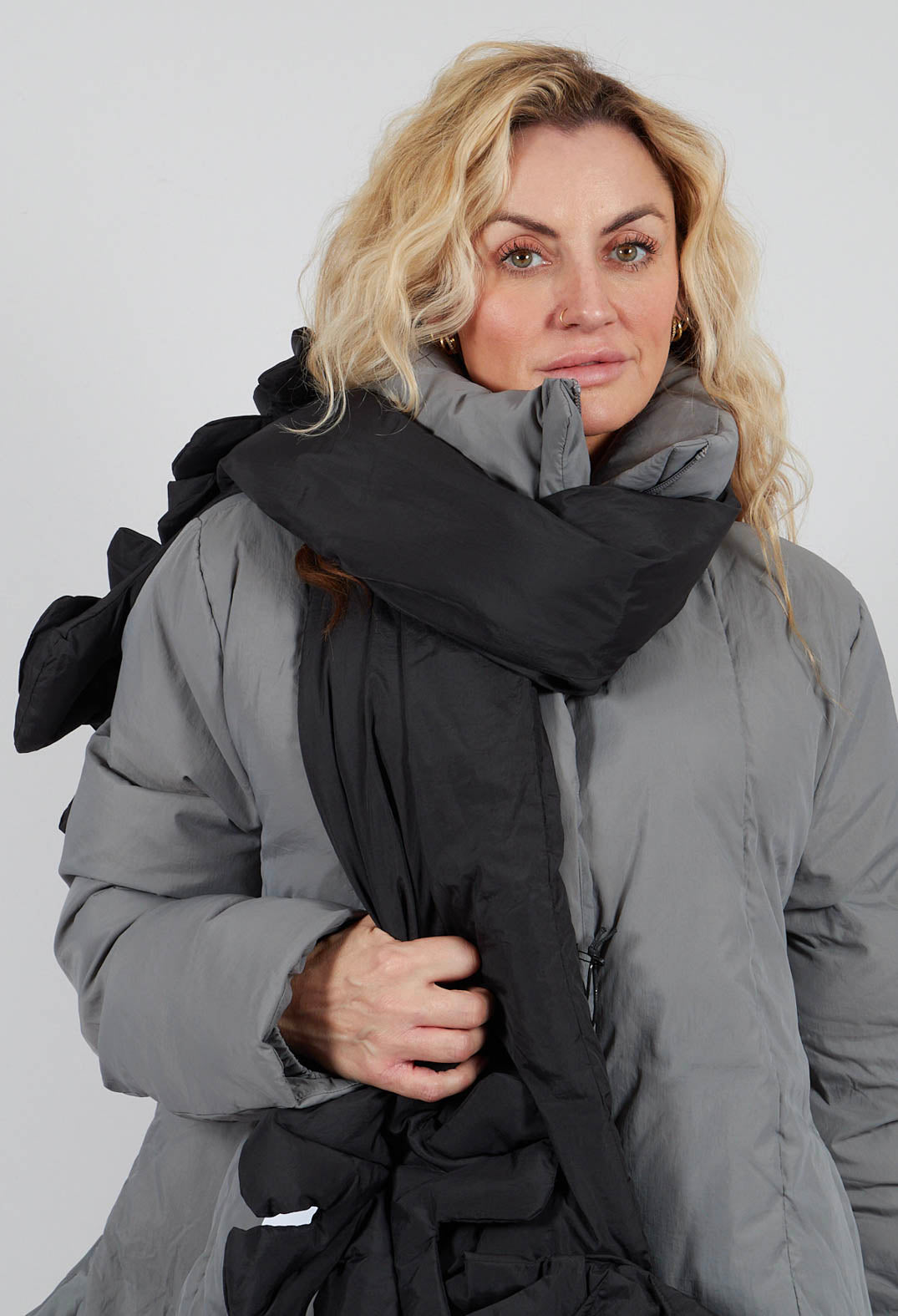 Padded Scarf in Black - 3211425