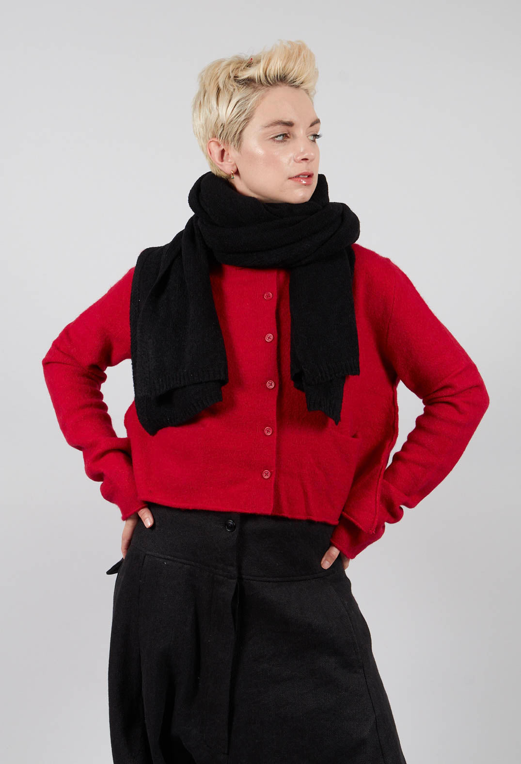 Oversized Knitted Scarf in Black - 3317705