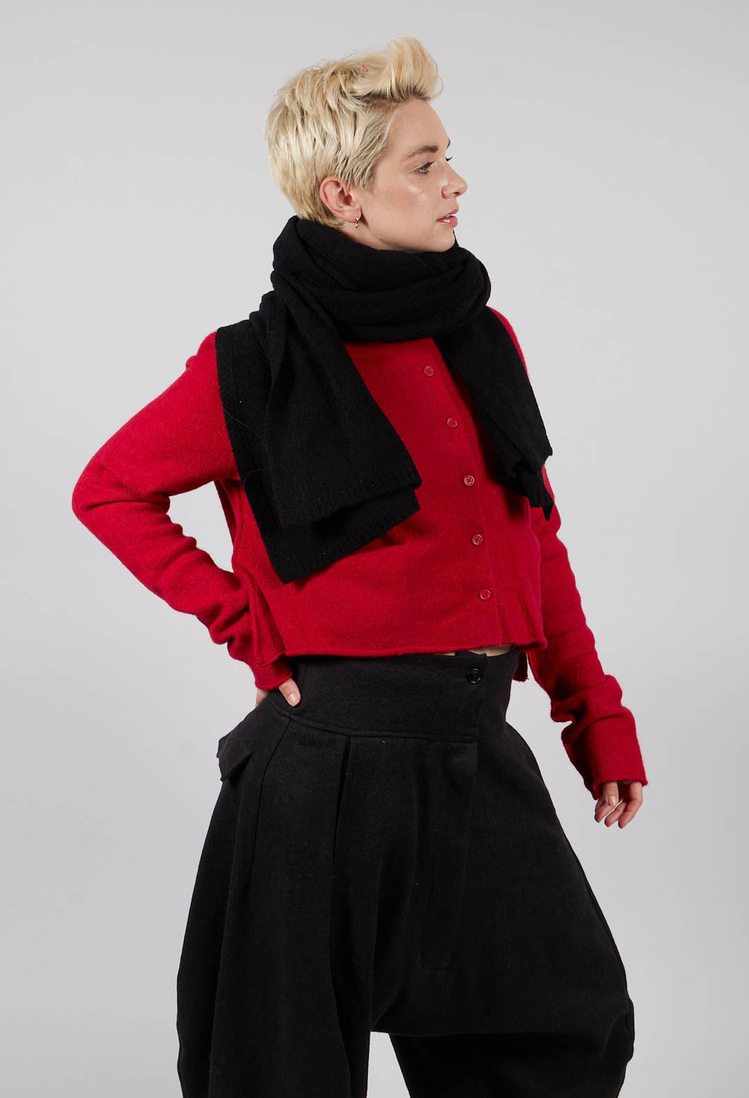 Oversized Knitted Scarf in Black - 3317705