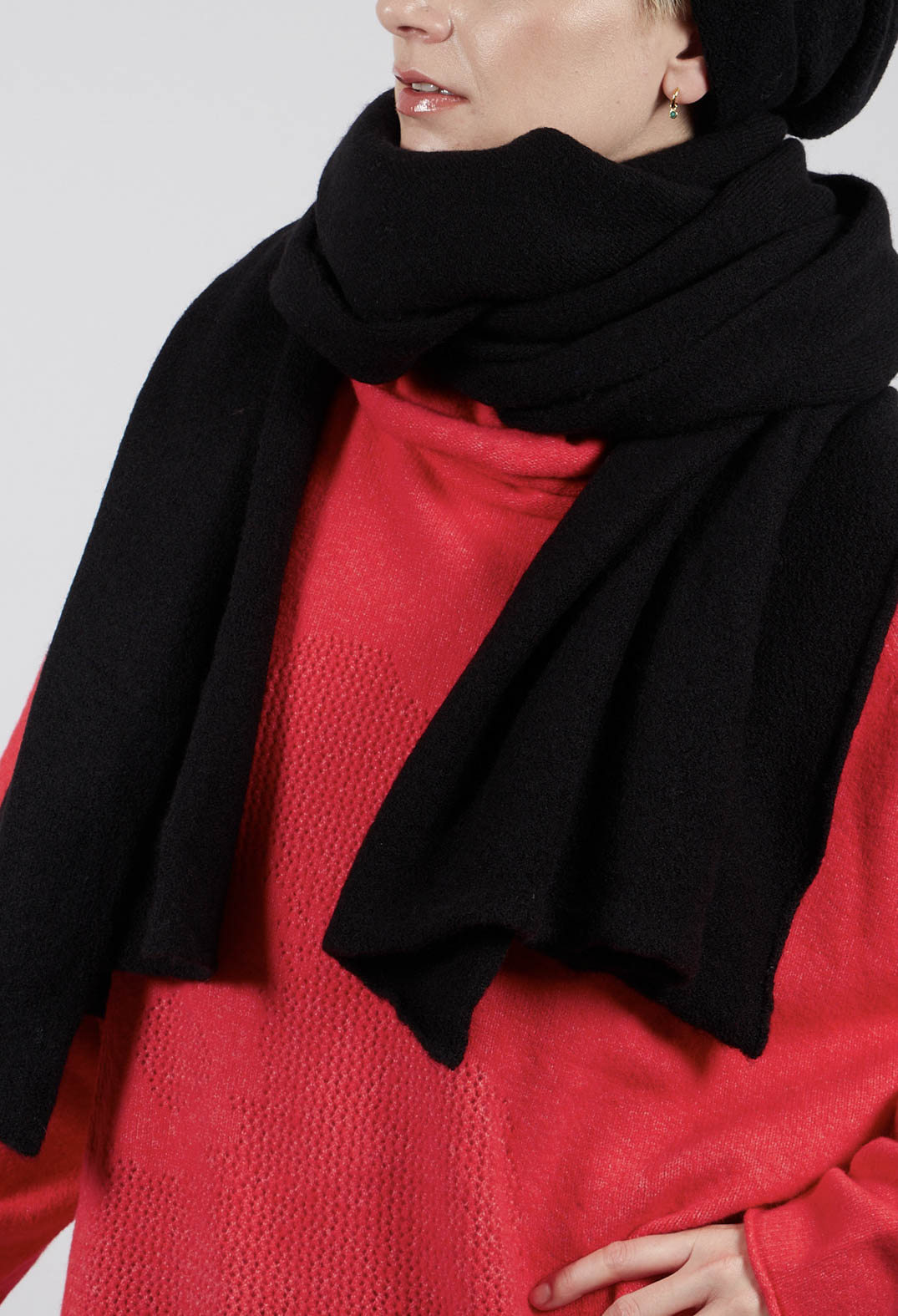 Knitted Scarf in Black - 3327706