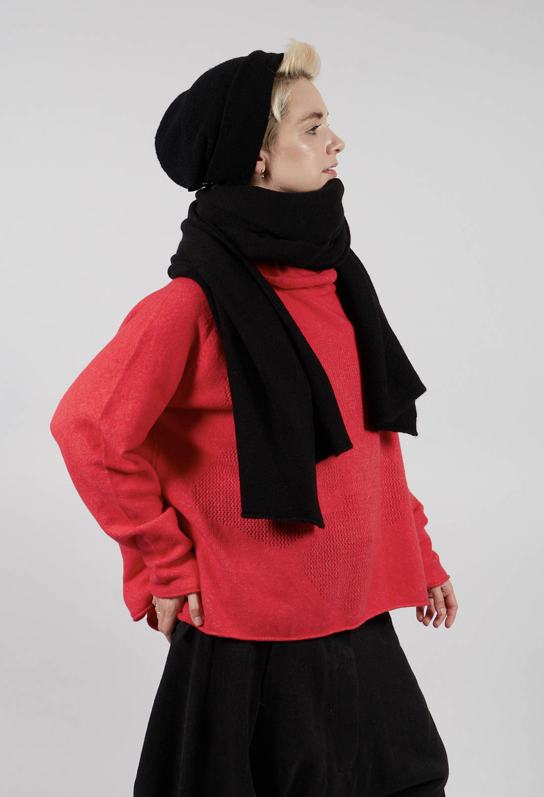 Knitted Scarf in Black - 3327706