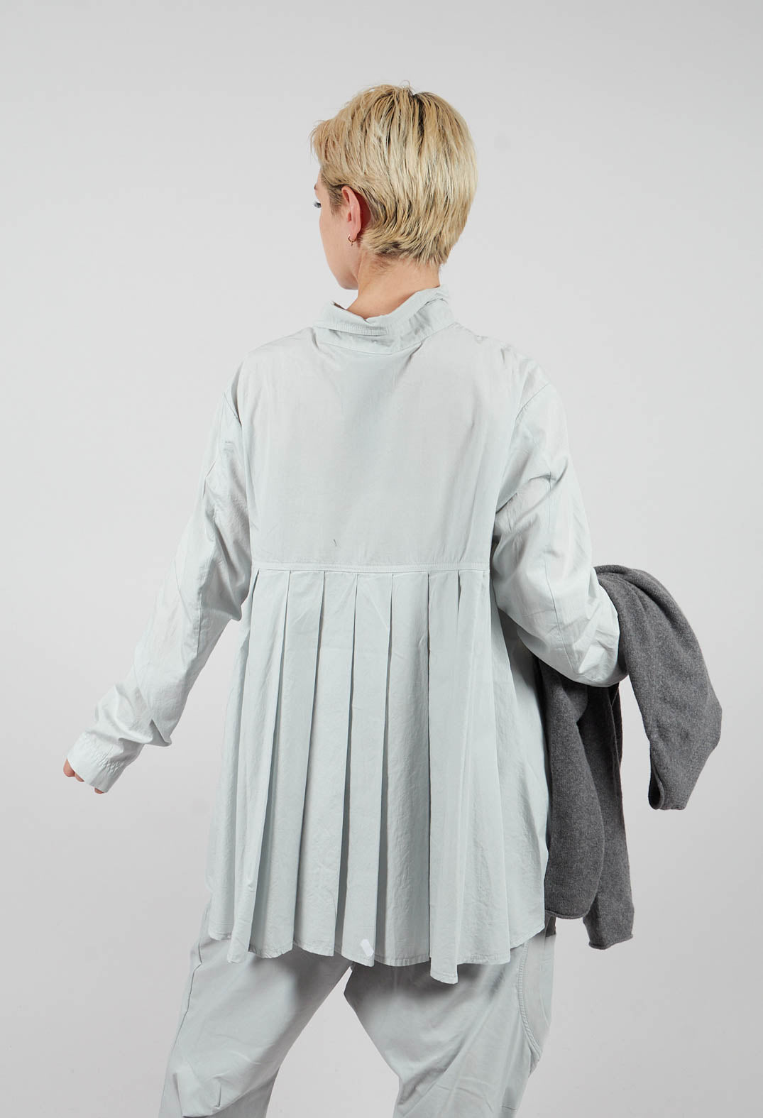 Cotton Shirt with Pleated Back in Light Grey - 3350403