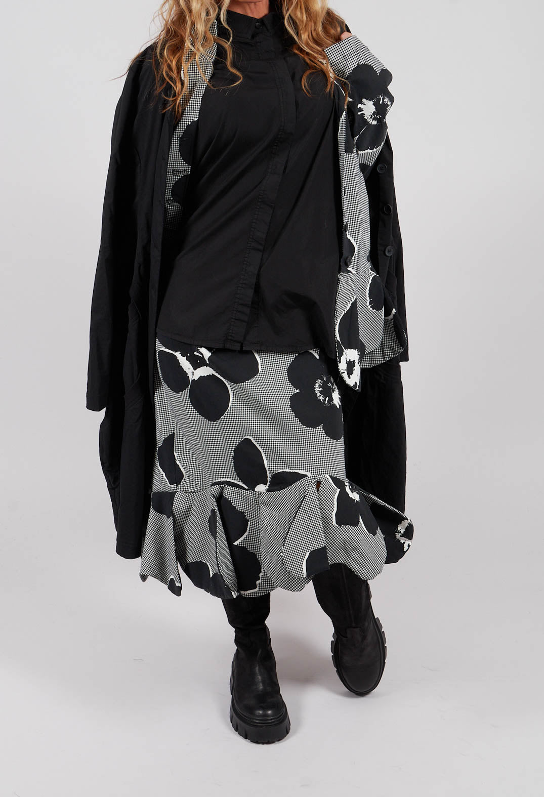Peplum Hem Skirt in Black Off White Print - 3440302