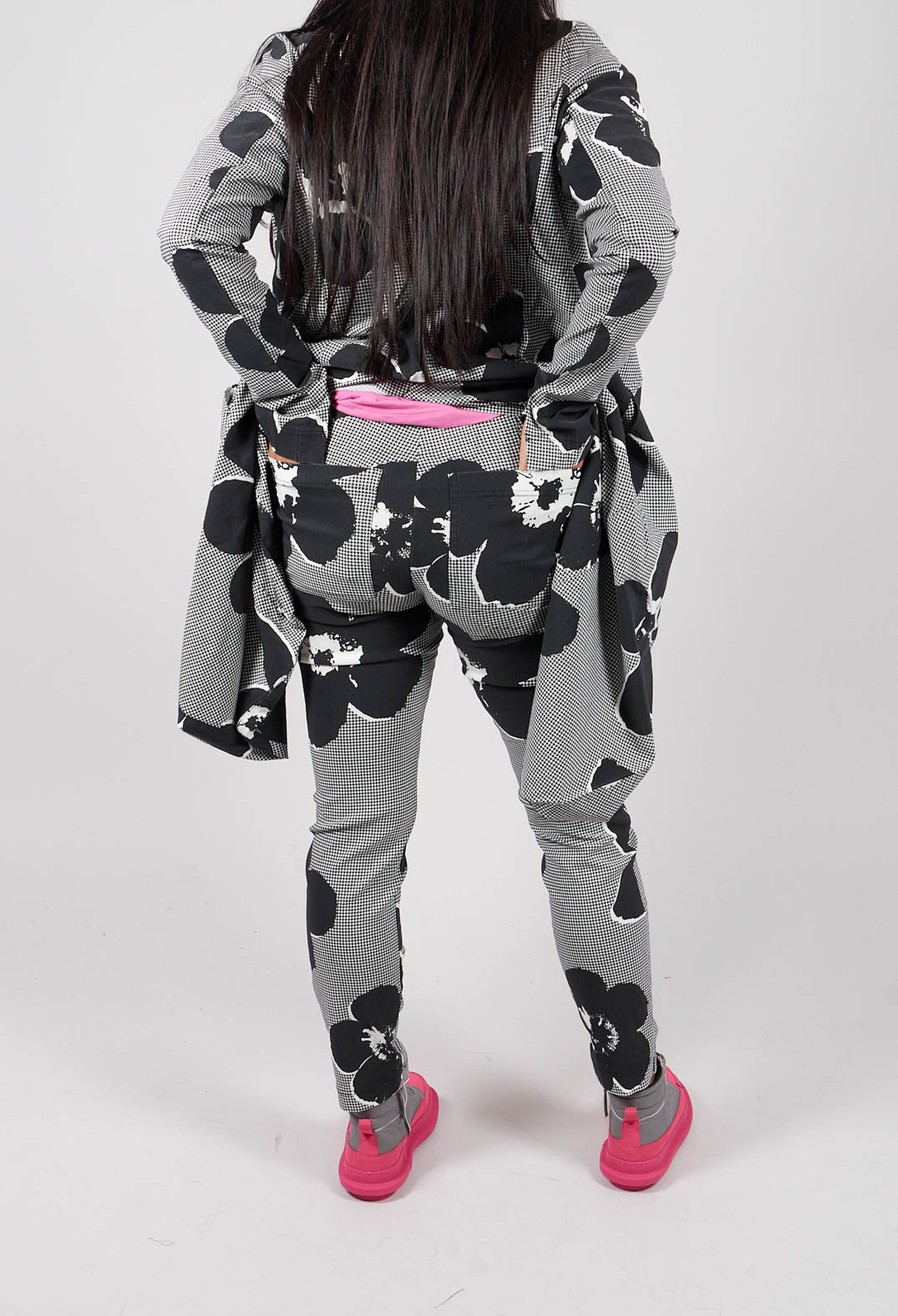 Pull On Skinny Fit Trousers in Black Off White Print - 3440112