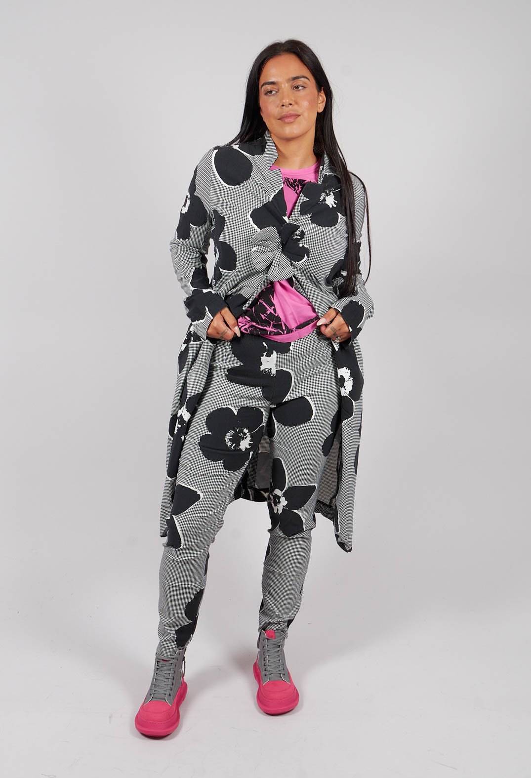 Pull On Skinny Fit Trousers in Black Off White Print - 3440112