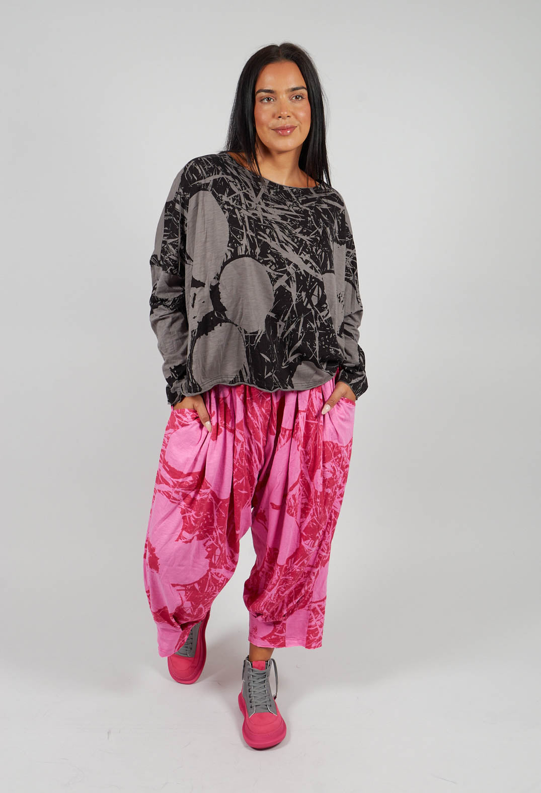 Long Sleeve T-Shirt in Black Print - 3640501