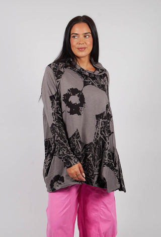 Longline Top with Feature Pocket in Black Print - 3640502