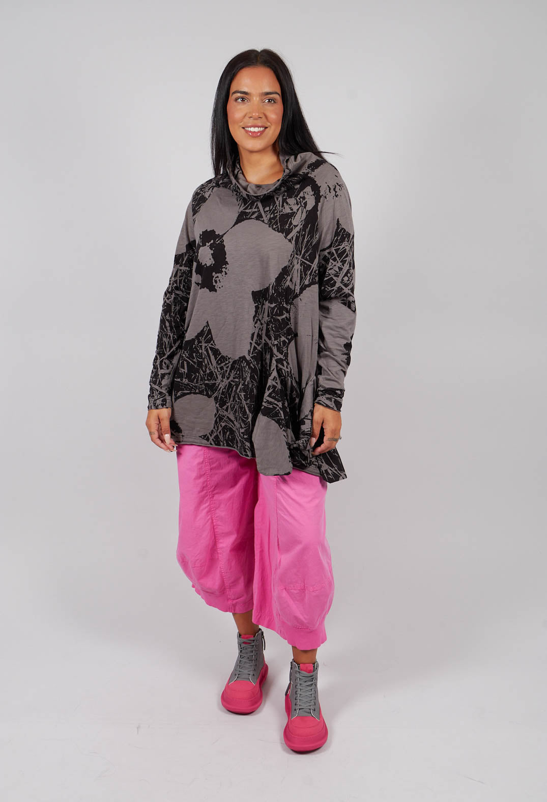 Longline Top with Feature Pocket in Black Print - 3640502