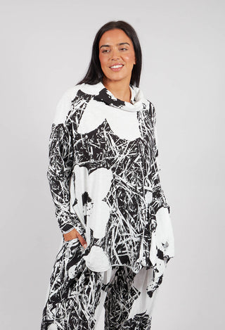 Longline Top with Feature Pocket in Black Off White Print - 3640502
