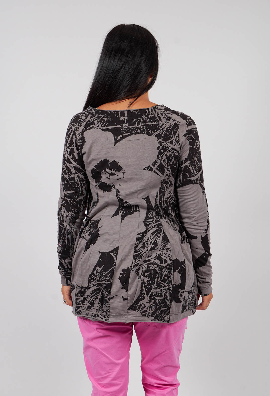 Long Sleeve T-Shirt with Flared Hem in Black Print - 3640506
