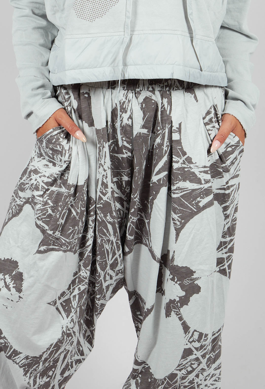 Jersey Balloon Trousers in Dark Grey Print - 3640108