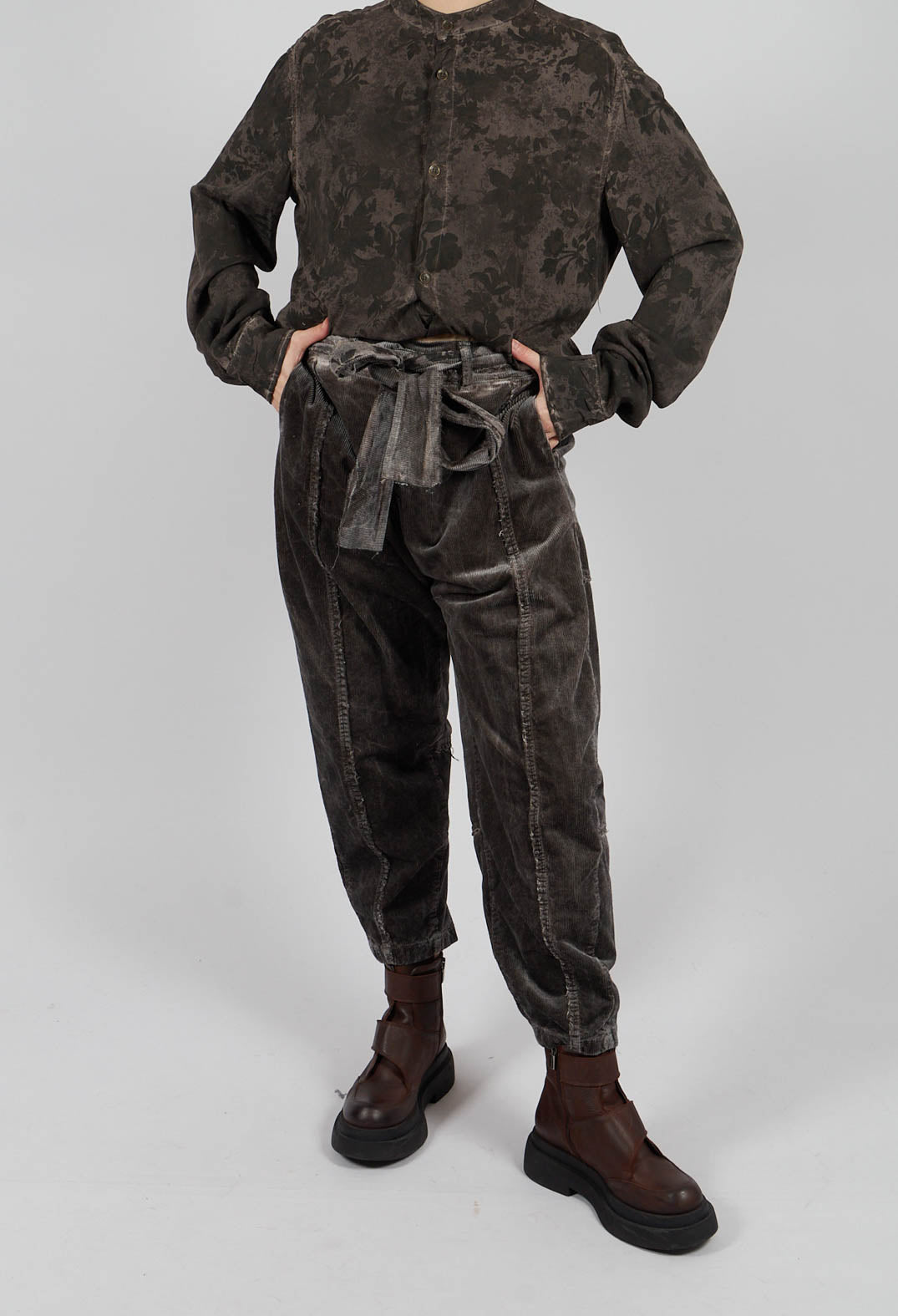Relaxed Fit Trousers in Bengal Brown