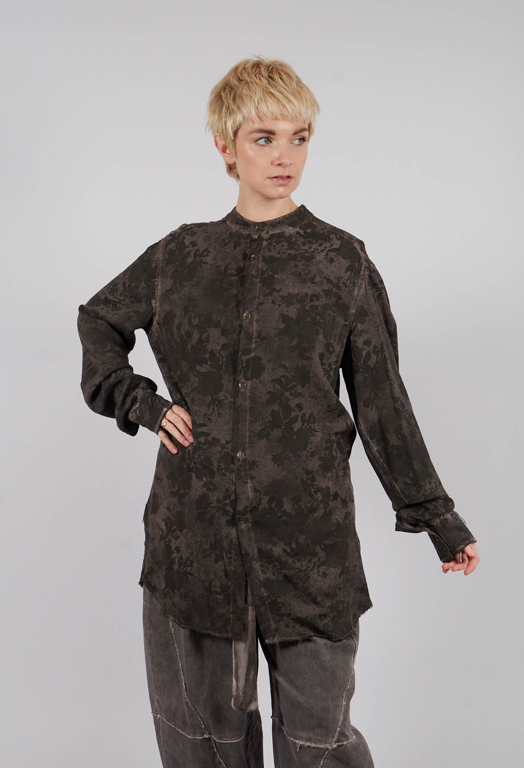 Collarless Shirt in Bengal Brown