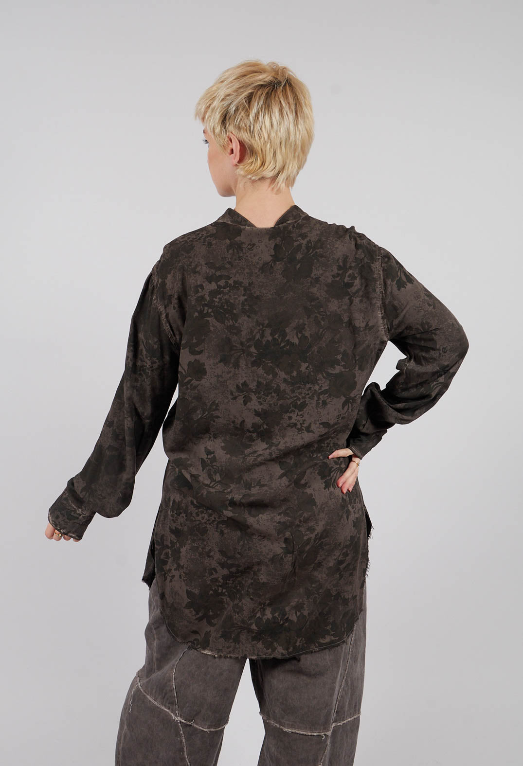 Collarless Shirt in Bengal Brown