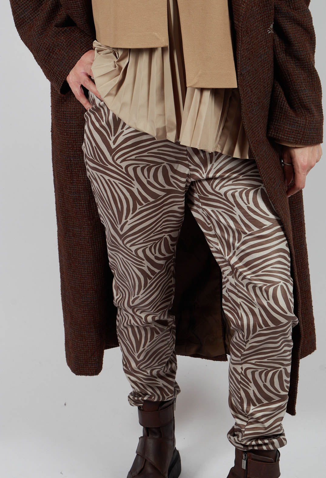 Seara Trousers in Black and White
