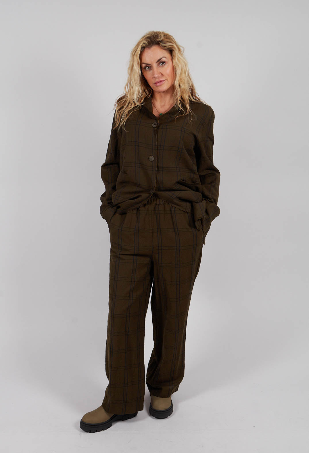 Wide Leg Trousers in Nut Brown