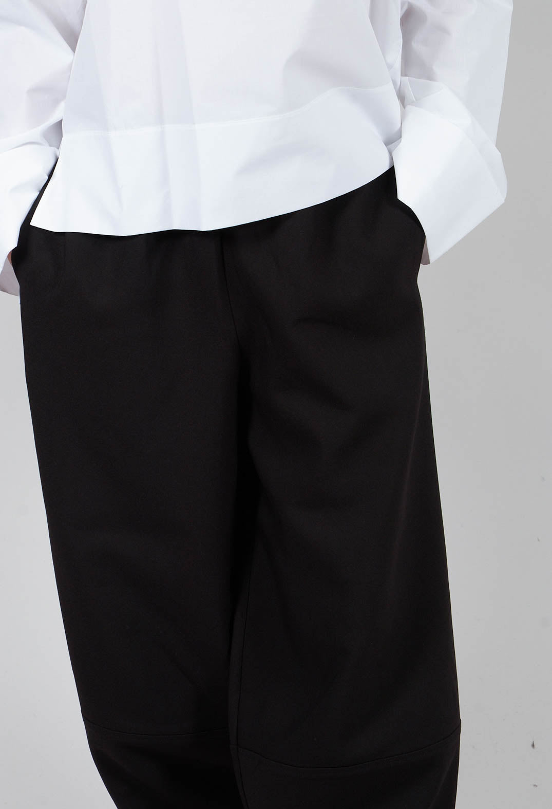 Relaxed Trouser in Black