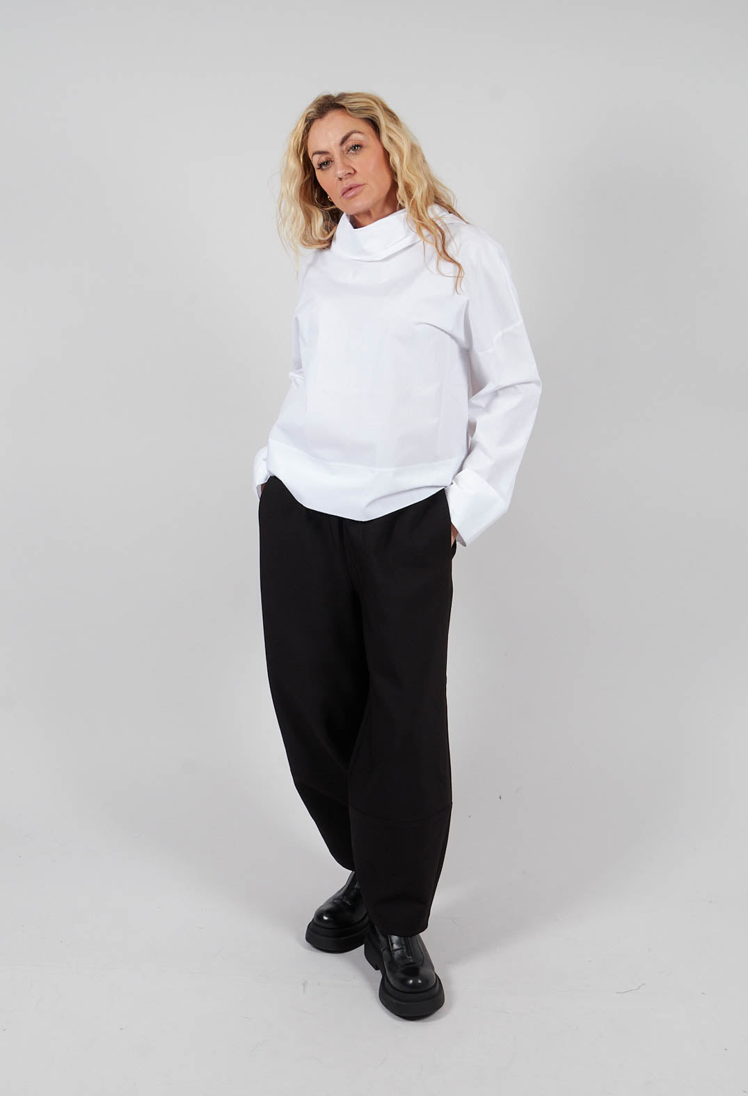 Relaxed Trouser in Black