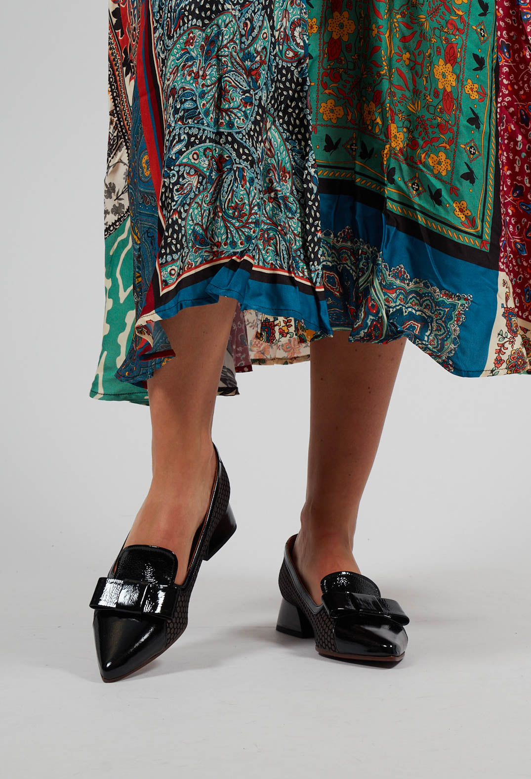 Halvi Low Heel Shoes with Bow in Black