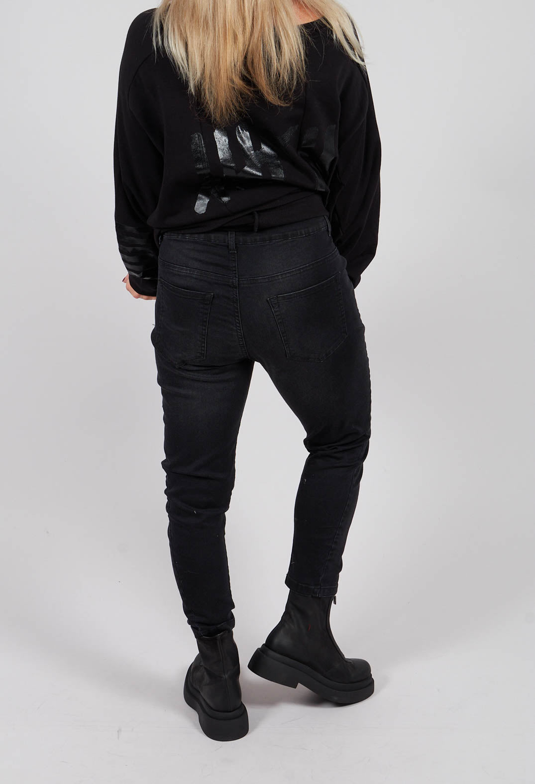 A New Jeans in Black