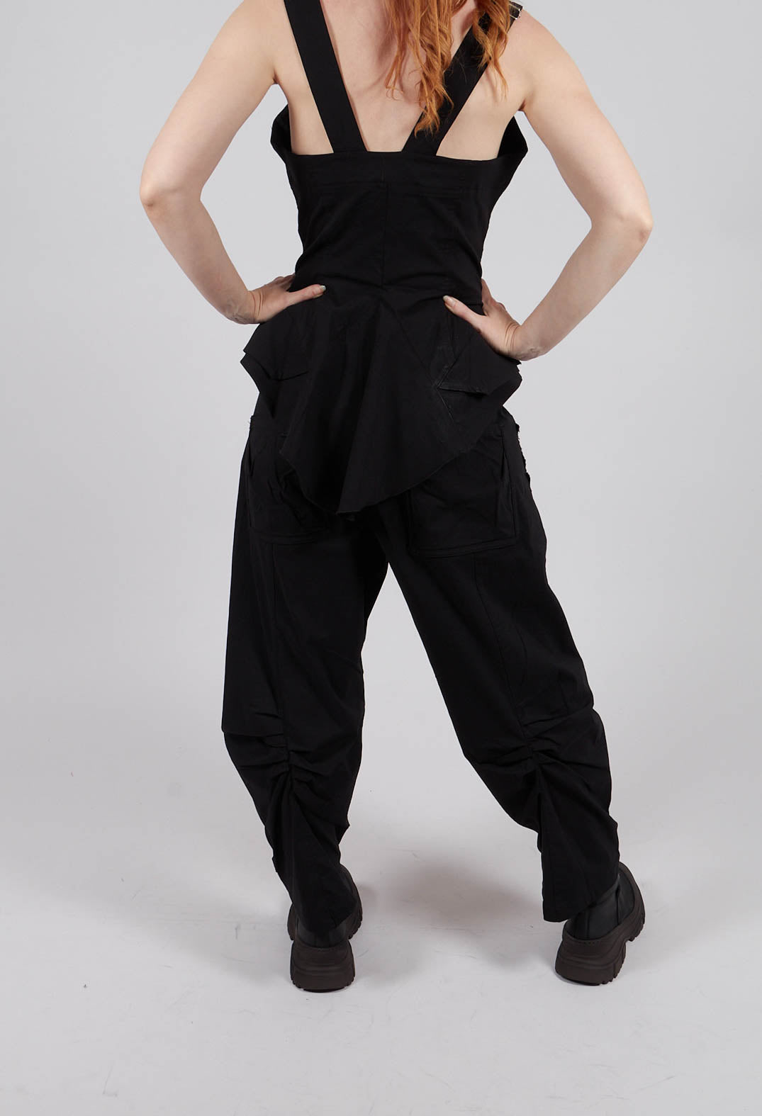 The Barrel Trousers in Black