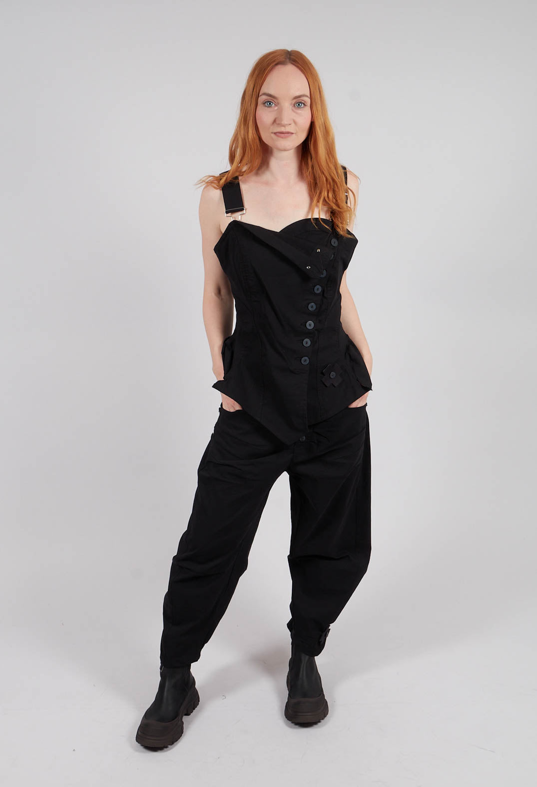 The Barrel Trousers in Black