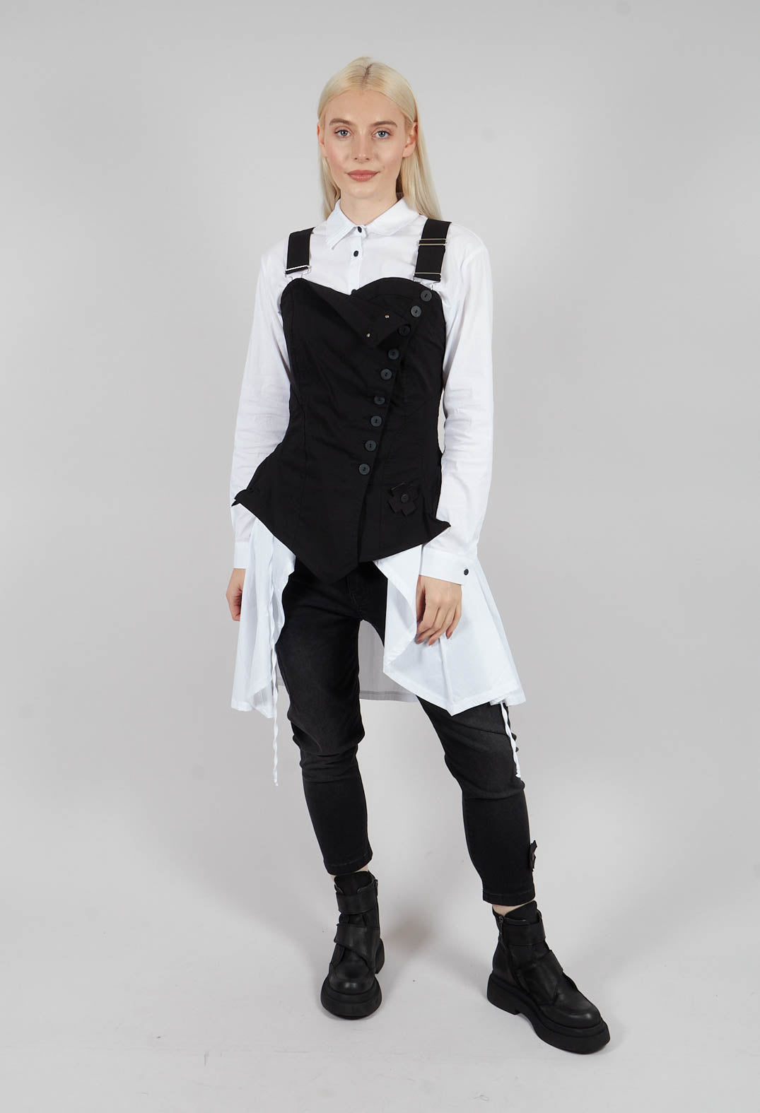 A New Jeans in Black