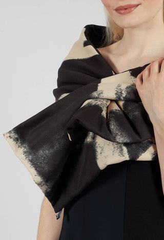 Mev Scarf in Black and Beige