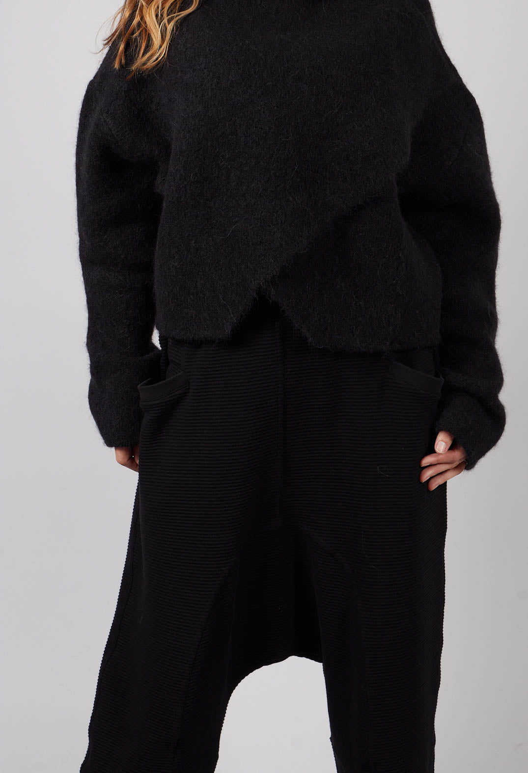 Baggy Trousers in Black Solid