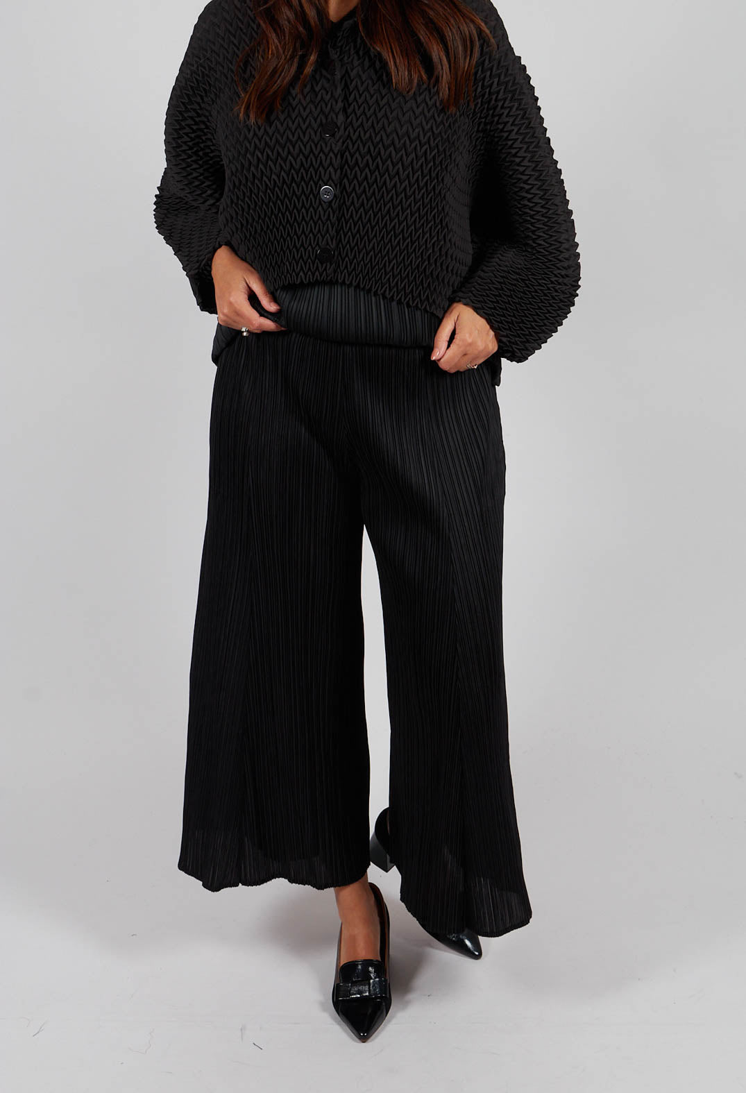 Simply Pleat Trousers in Black