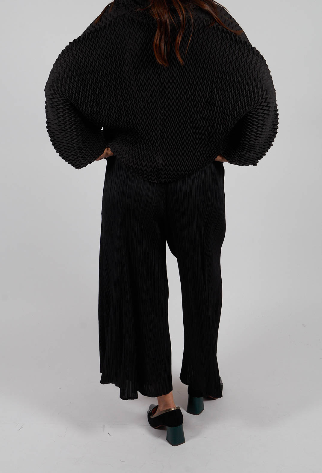 Simply Pleat Trousers in Black