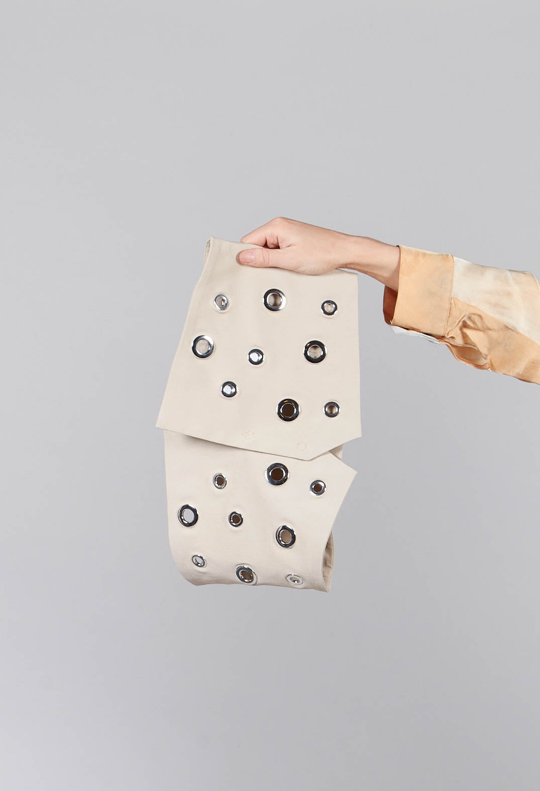 Asymmetric Belt in Sabbia