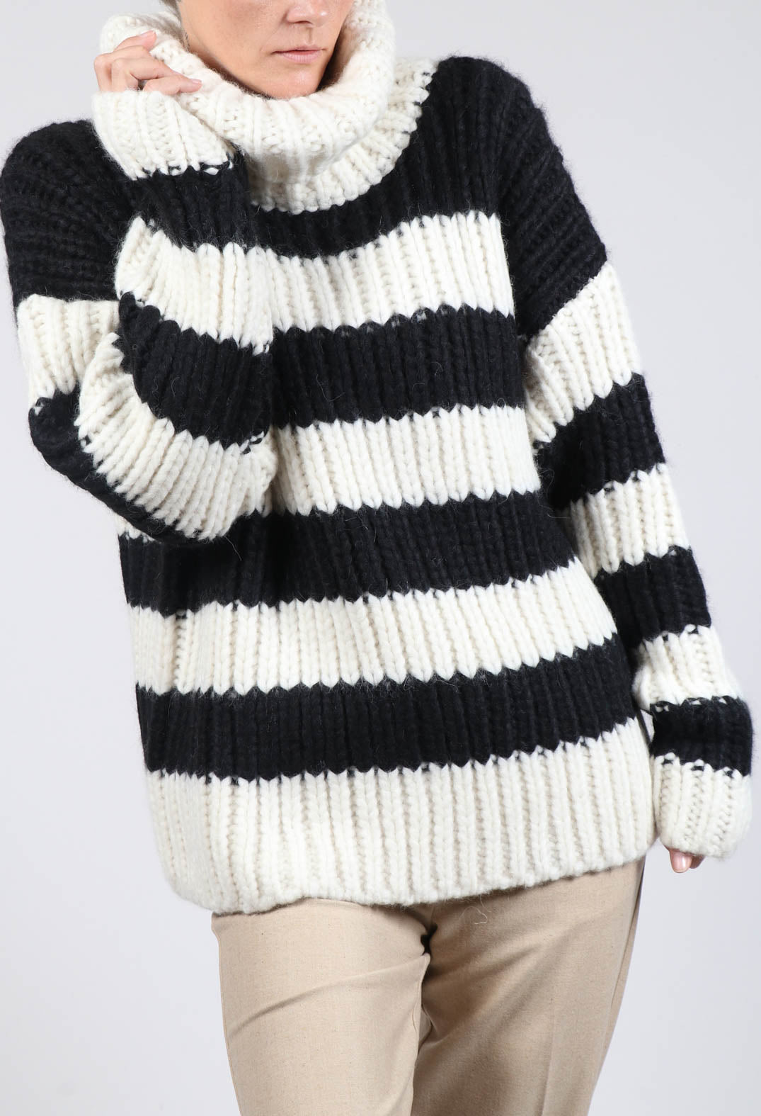Ava Sweater in Black and White