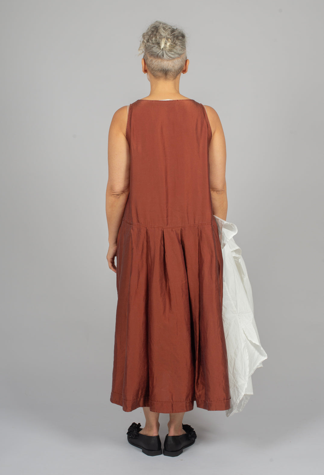 Sleeveless Pleated Dress SC in Coral