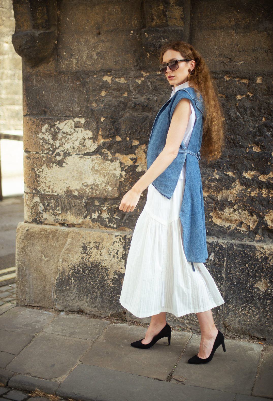 High Collar Sleeveless Shirt in White