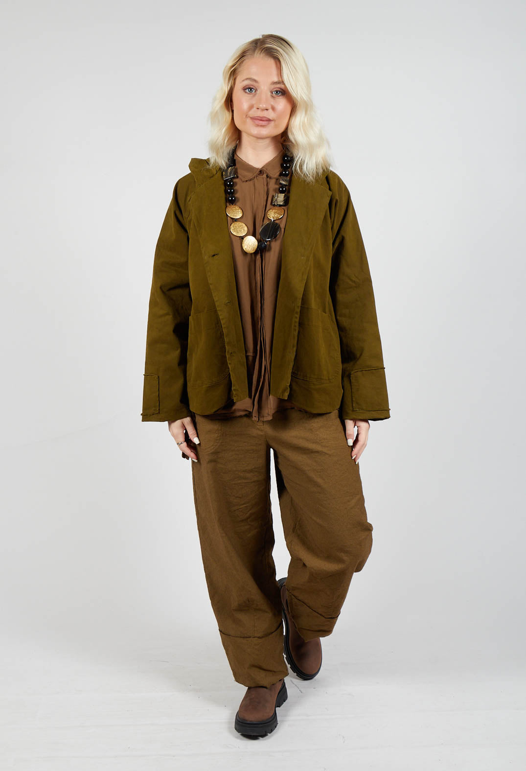 Wide Leg Cropped Trousers in Oliva